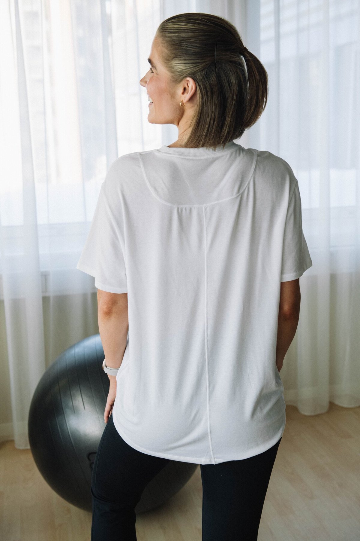 Nike One Relaxed Dri-Fit Short Sleeve Top White / Black