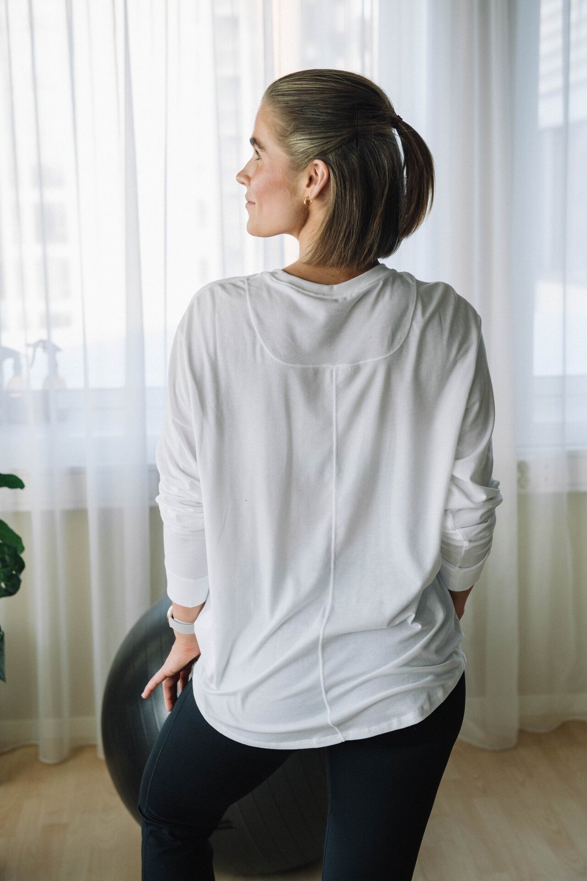 Nike One Relaxed Dri-Fit Long Sleeve White / Black