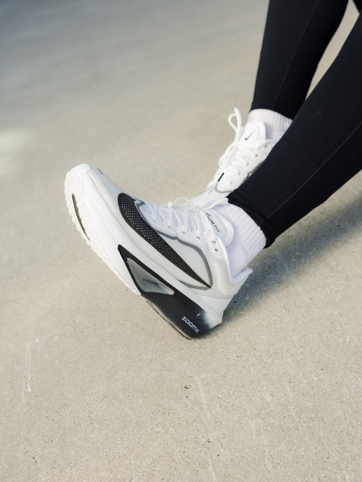 Nike Zoom Fly 6 White / Black / Smoke Grey / Metallic Silver