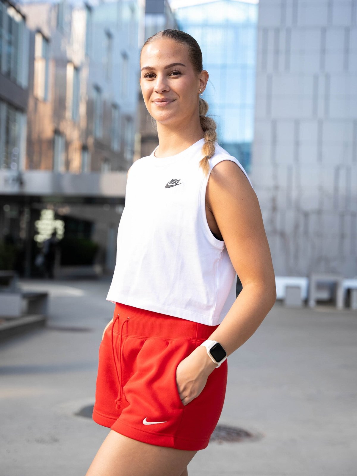 Nike Sportswear Club Crop Sleeveless Tee White / Black