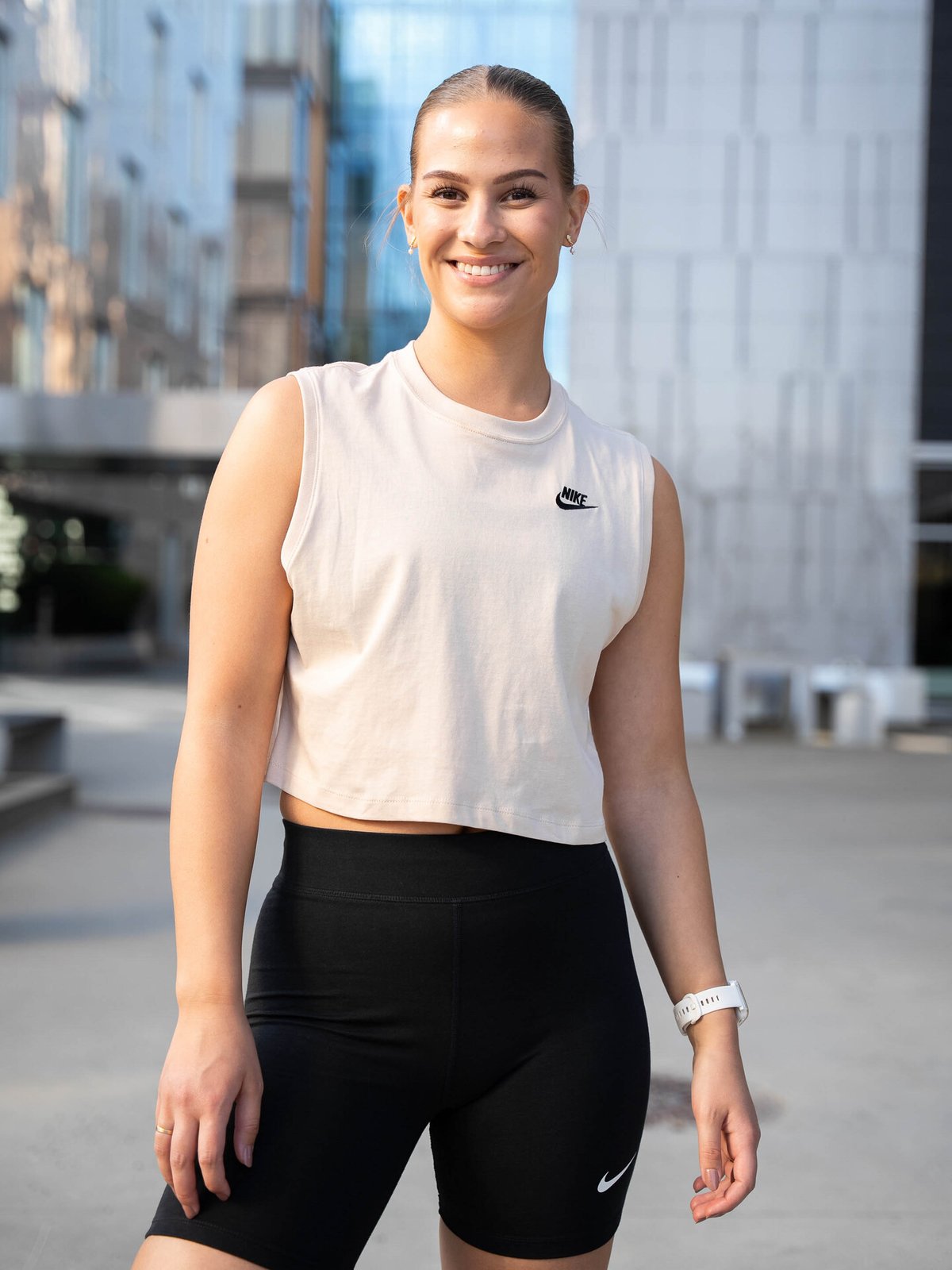 Nike Sportswear Club Crop Sleeveless Tee Sanddrift / Black