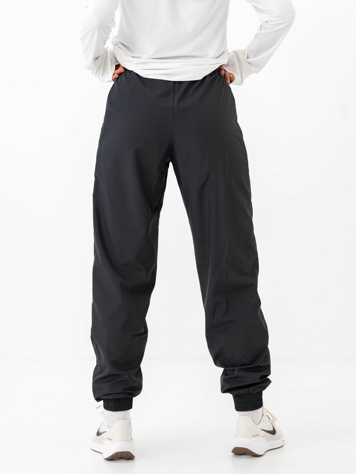 Nike Sportswear Essential Woven Mid-Rise Jogger Black