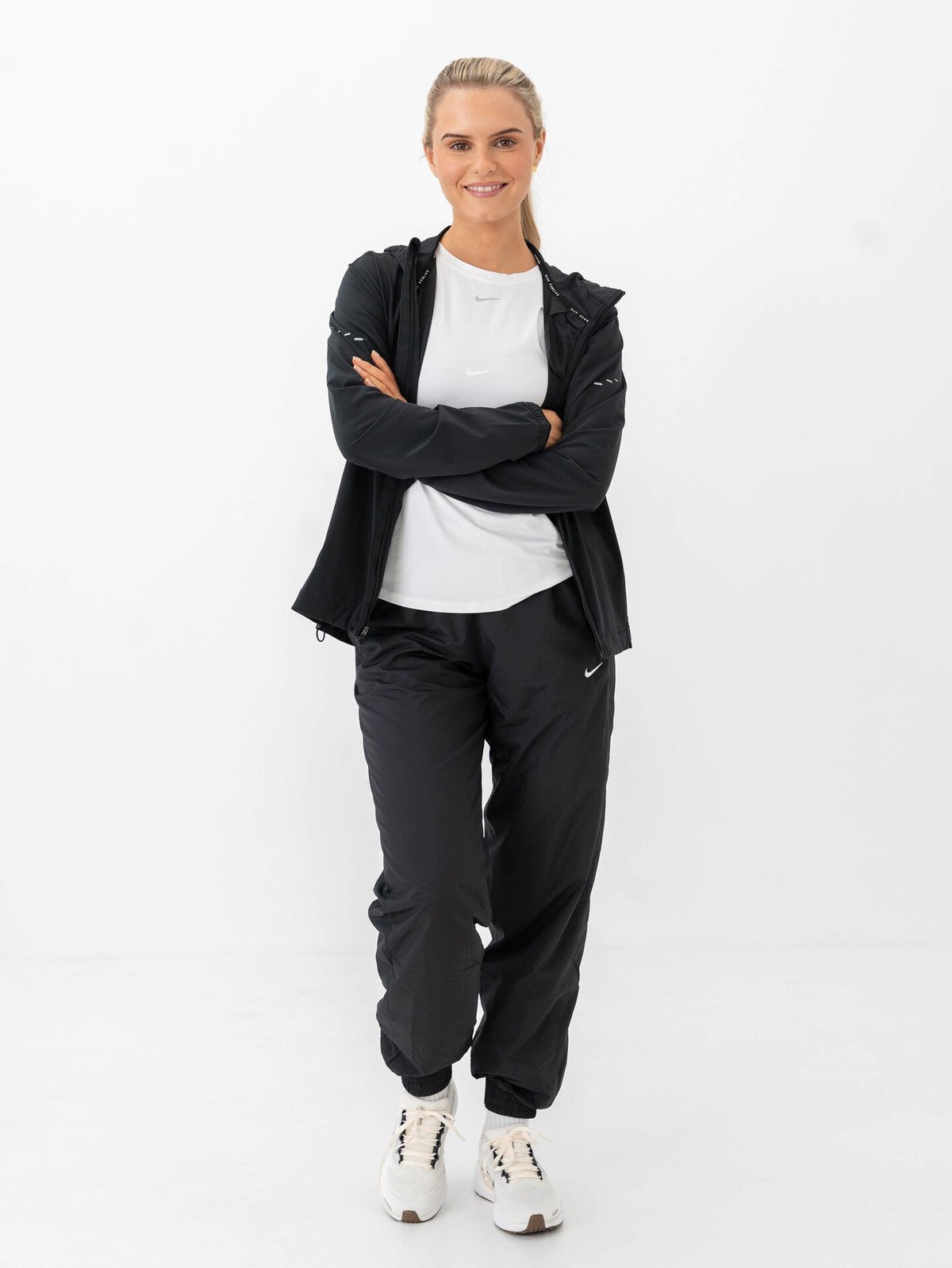 Nike Sportswear Essential Woven Mid-Rise Jogger Black