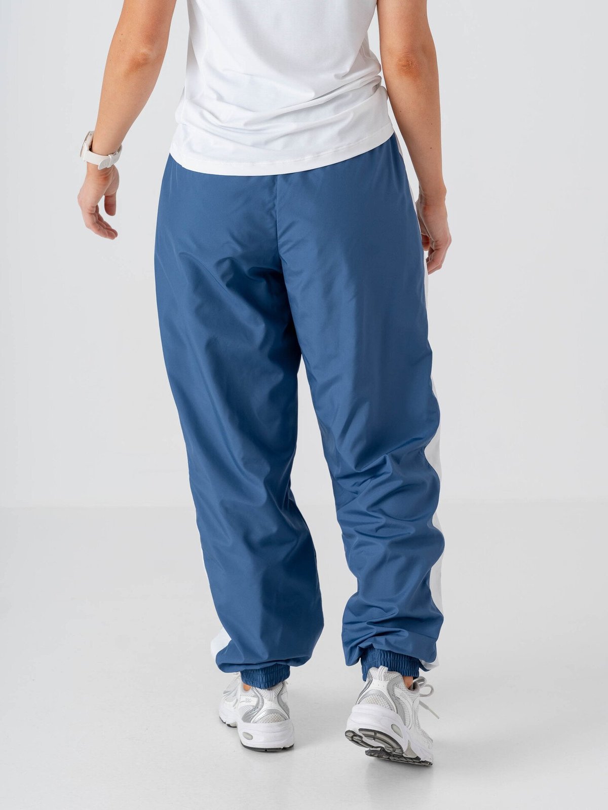 Nike Sportswear Essential Woven Mid-Rise Jogger Mystic Navy / White / Sail