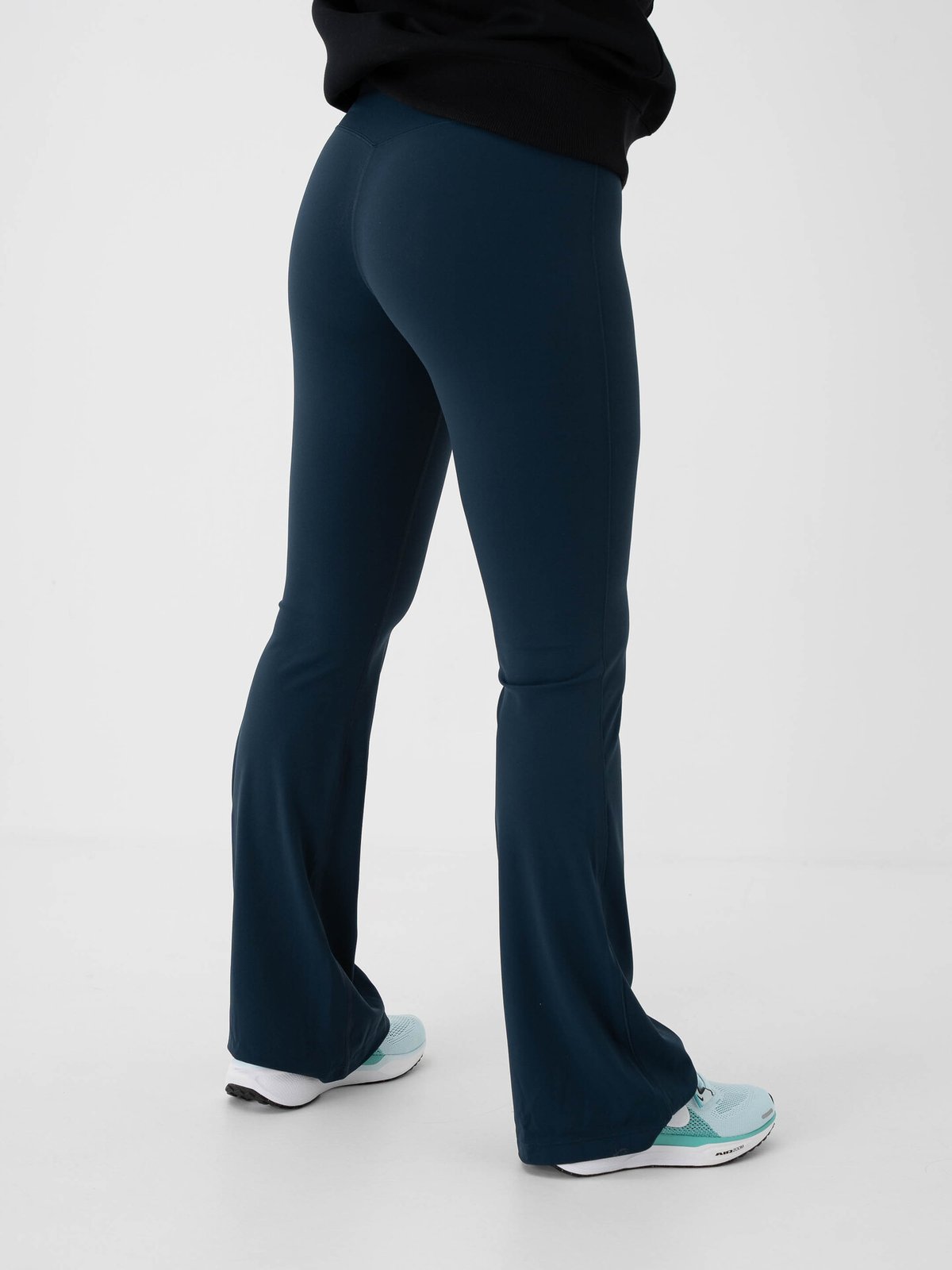 Nike Nike Zenvy Dri-Fit High-Rise Flared Leggings Armory Navy/Svart