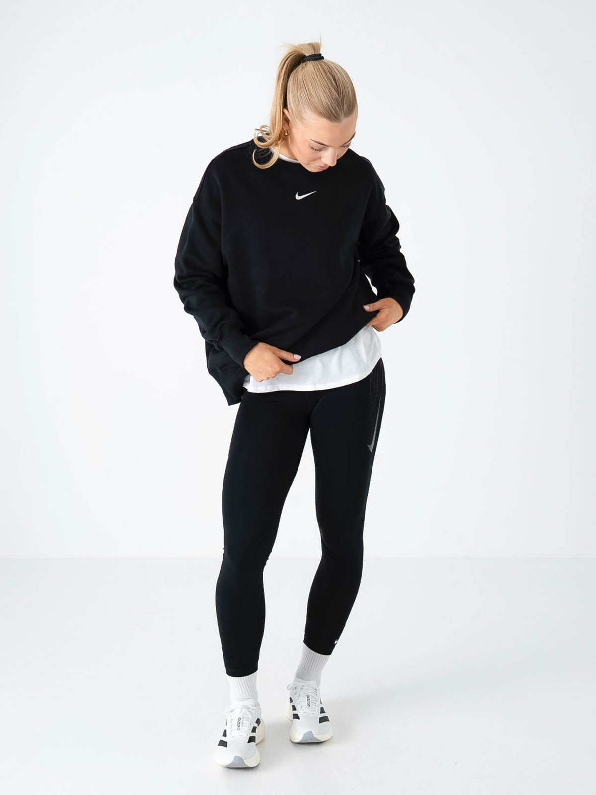 Nike Pheonix Fleece Oversized Crew-Neck Sweatshirt Black / White