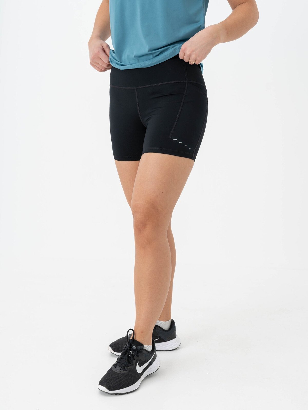 Nike Swift Dri-Fit High-Rise 4in Shorts Black