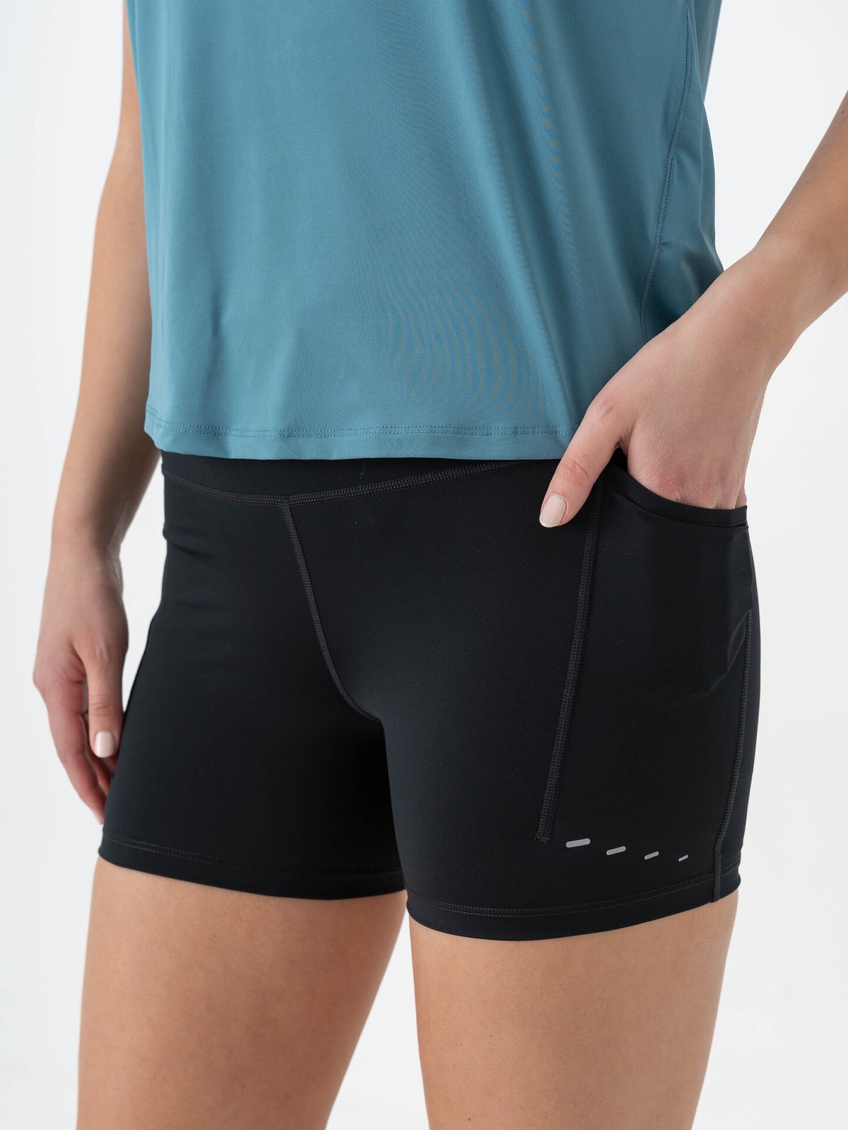 Nike Swift Dri-Fit High-Rise 4in Shorts Black