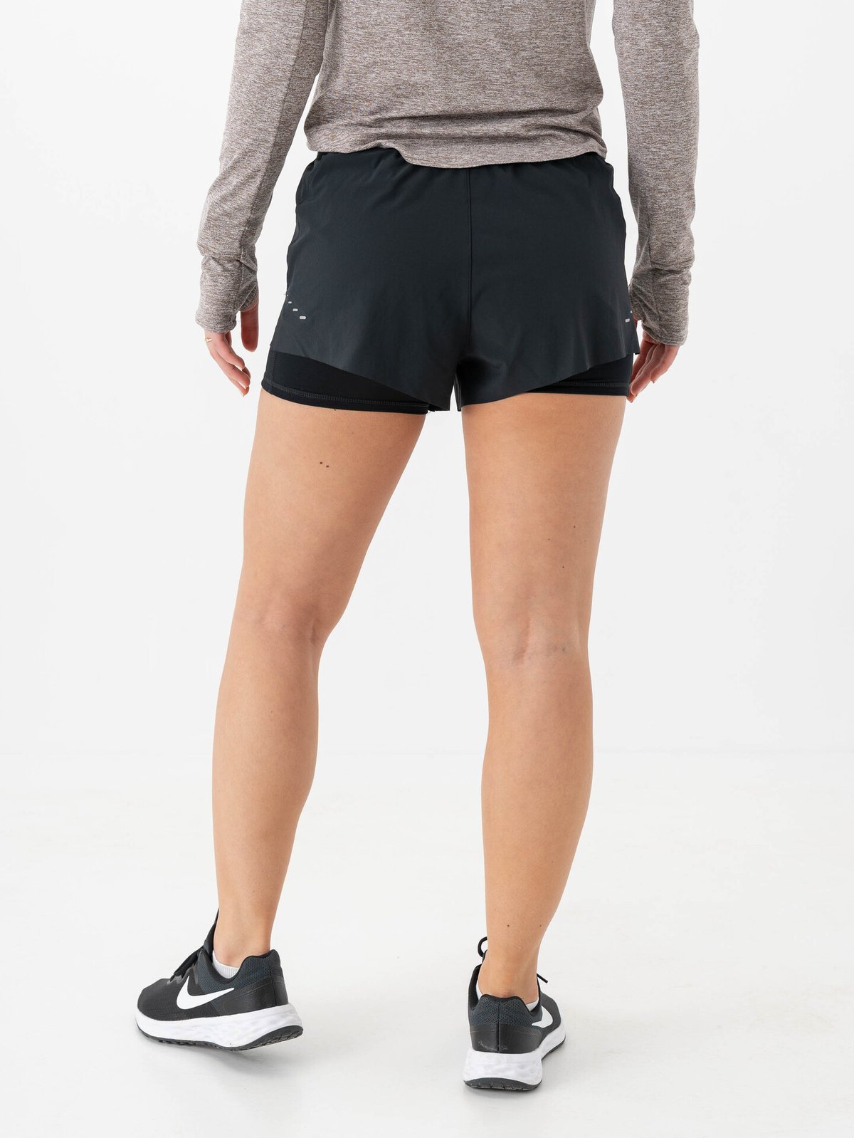 Nike Swift Dri-Fit Mid-Rise 2in1 Shorts Black / Reflective Silver