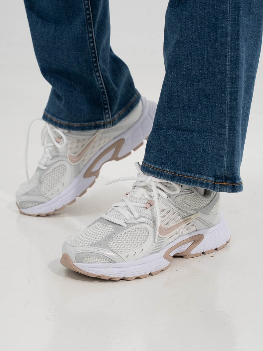 Nike Vomero 5 Runner Summit White / Silt Red / White / Vast Grey