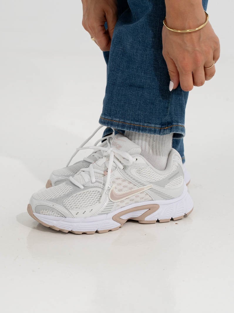 Nike Vomero 5 Runner Summit White / Silt Red / White / Vast Grey