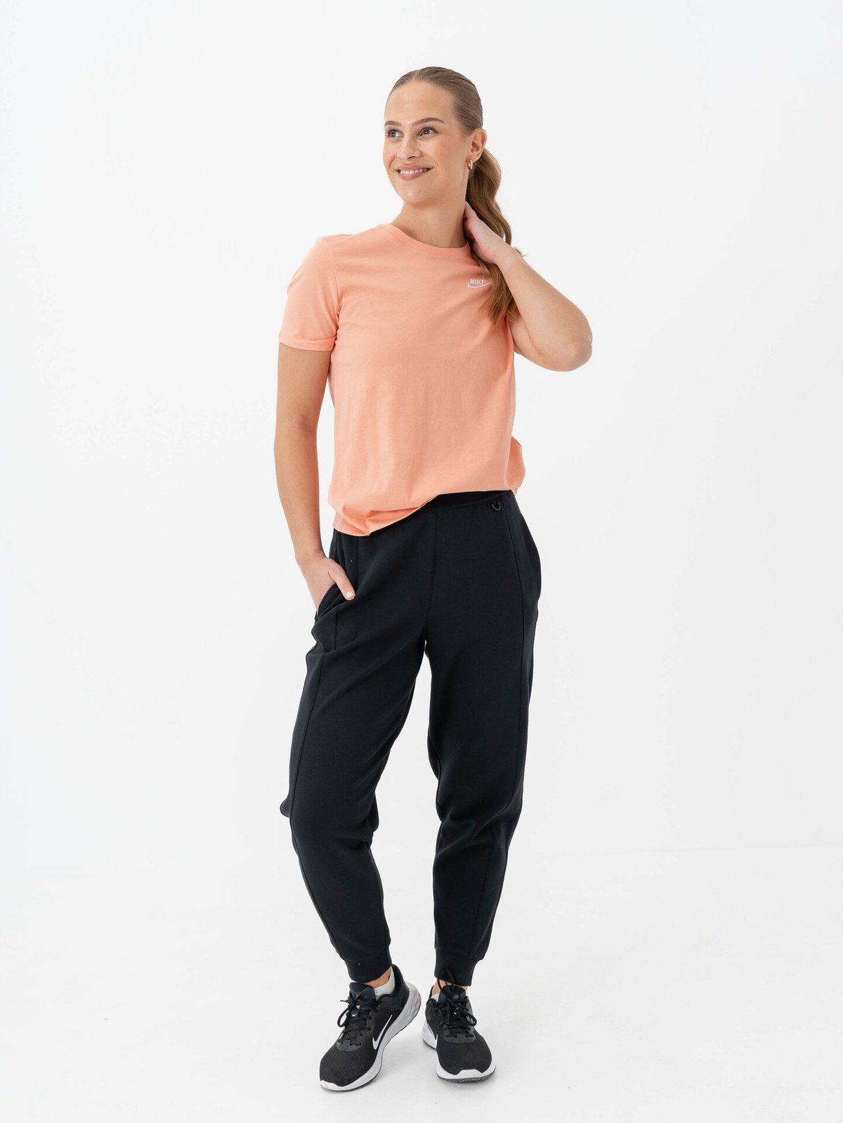 Nike 24.7 Dri-Fit Mid-Rise Jogger Soft Black / Dark Smoke Grey