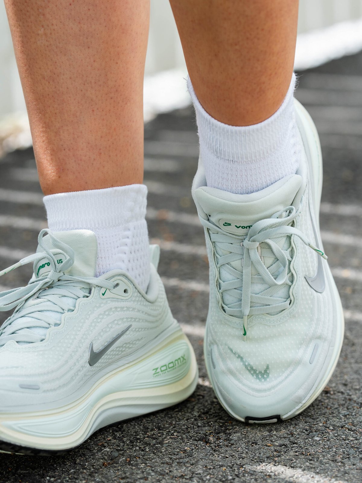 Nike Vomero Plus Light Silver / Metallic Silver