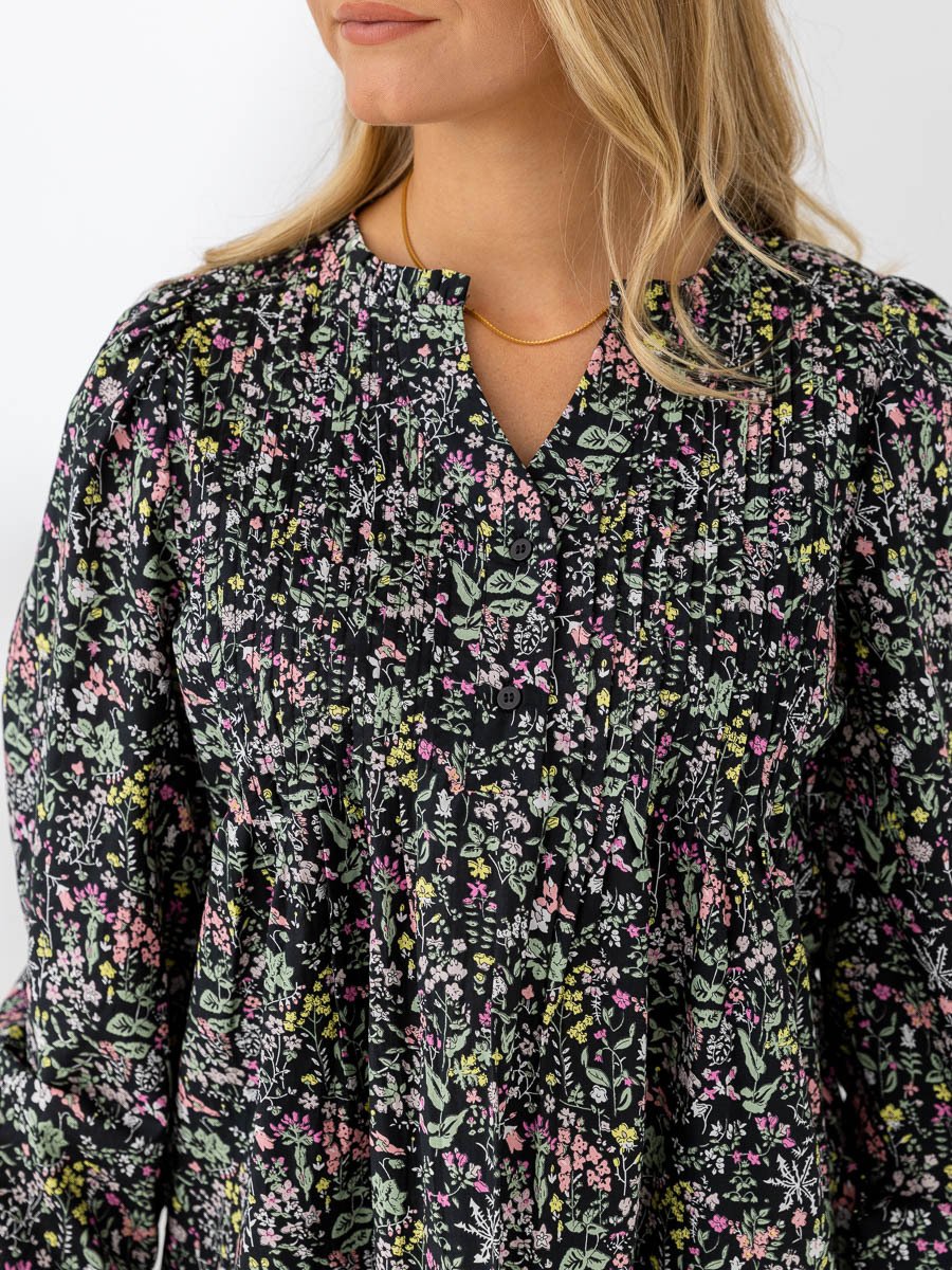 NORR Opal Top Black flower print