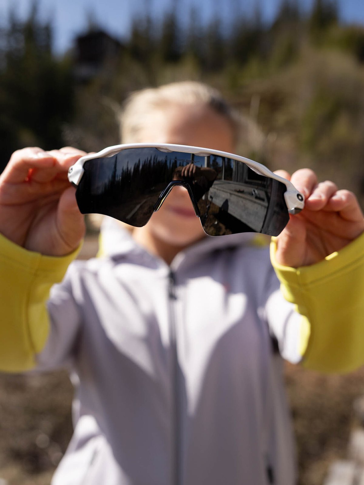 Oakley Radar EV Path Polarized Polished White / Brilleglassfarge: Prizm Black Polarized / Lysgjennomslipp: 11%