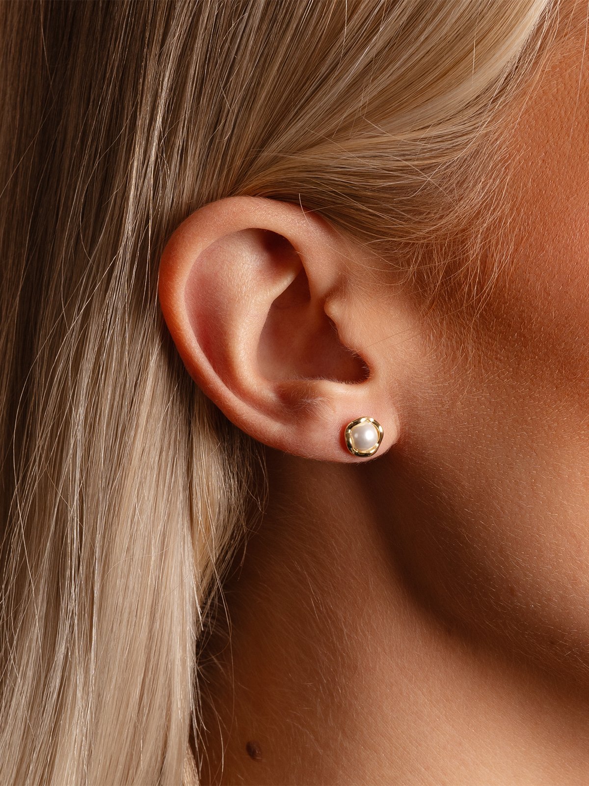 Snö Of Sweden Kitty Pearl Ear Gold