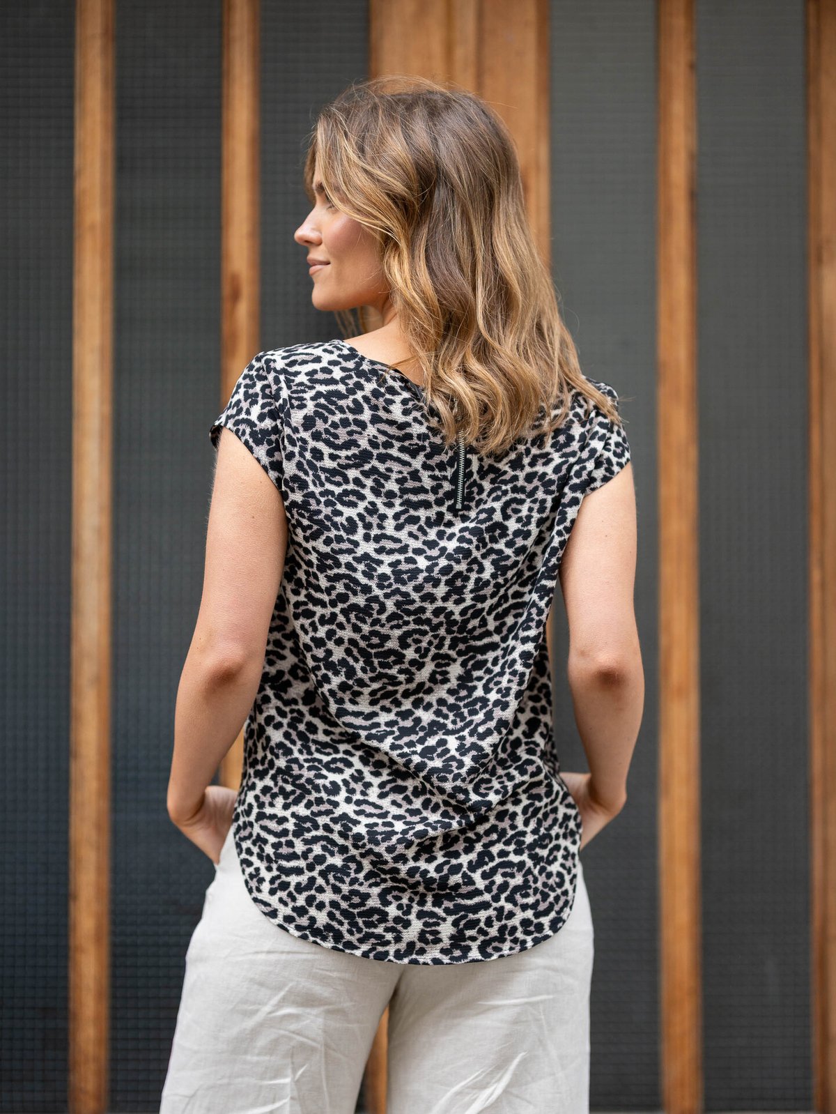 Only Vic Short Sleeve Top Pumice Stone