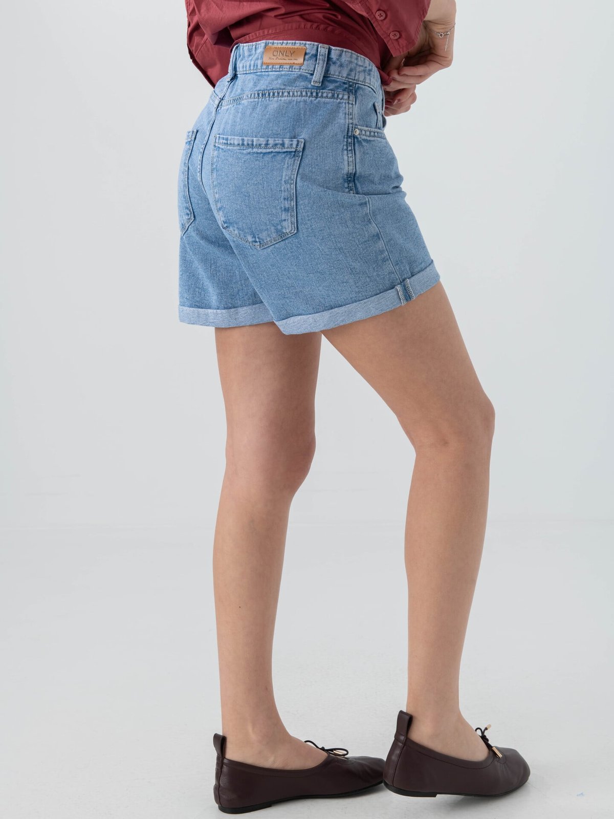 Only Vega High Waist Mom Denim Shorts Light Blue Denim