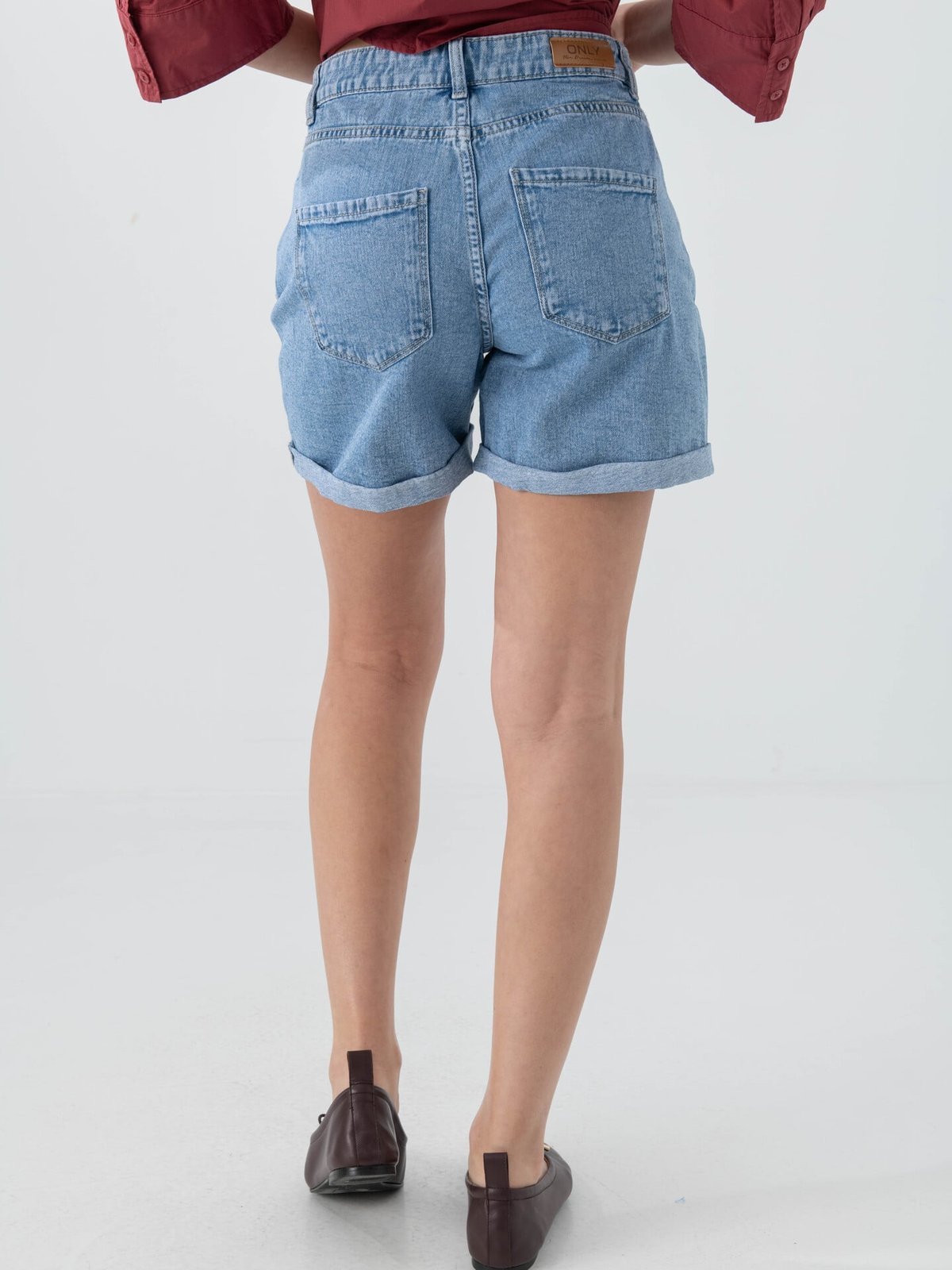 Only Vega High Waist Mom Denim Shorts Light Blue Denim