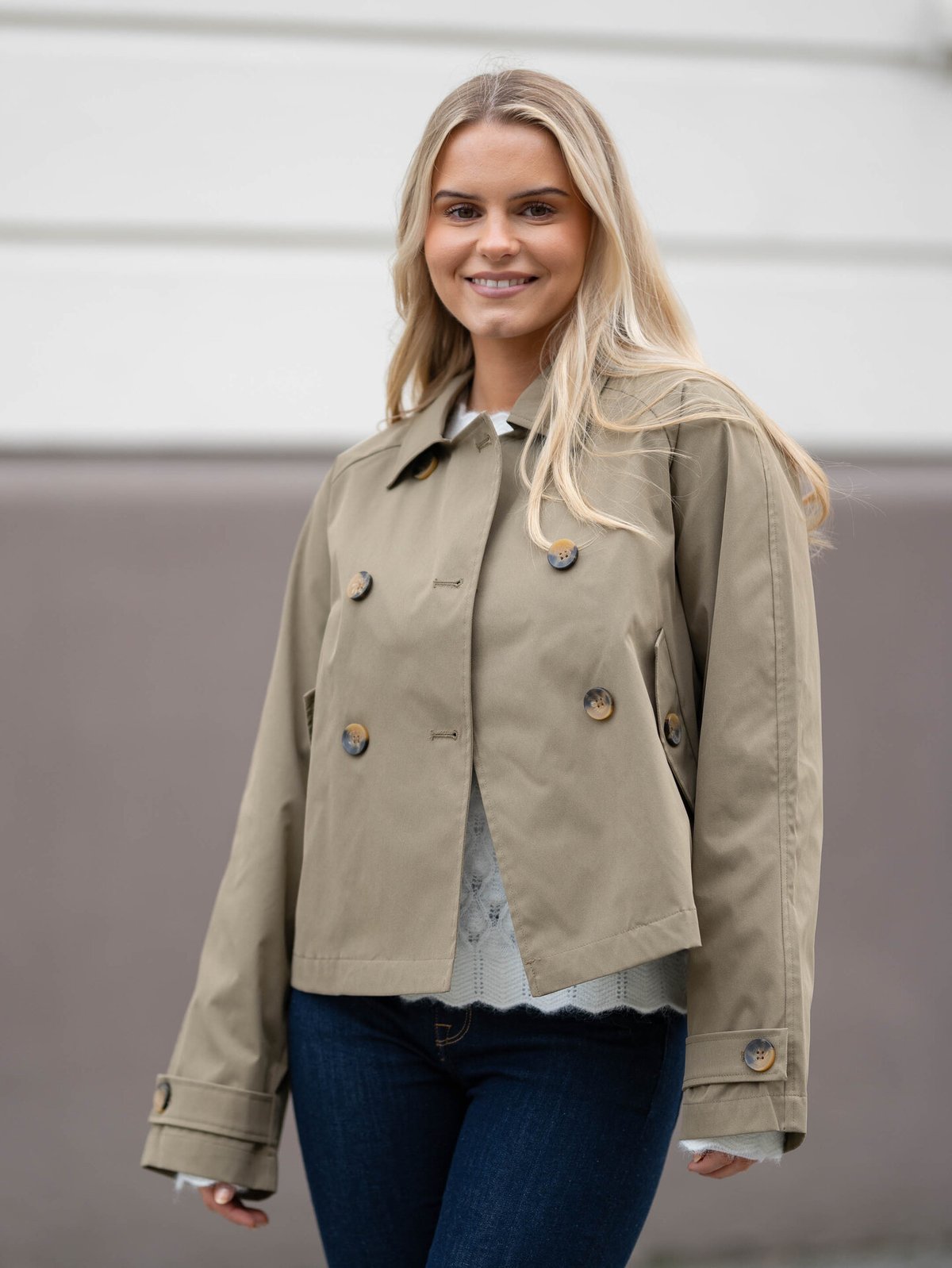 Only April Short Trenchcoat Aloe