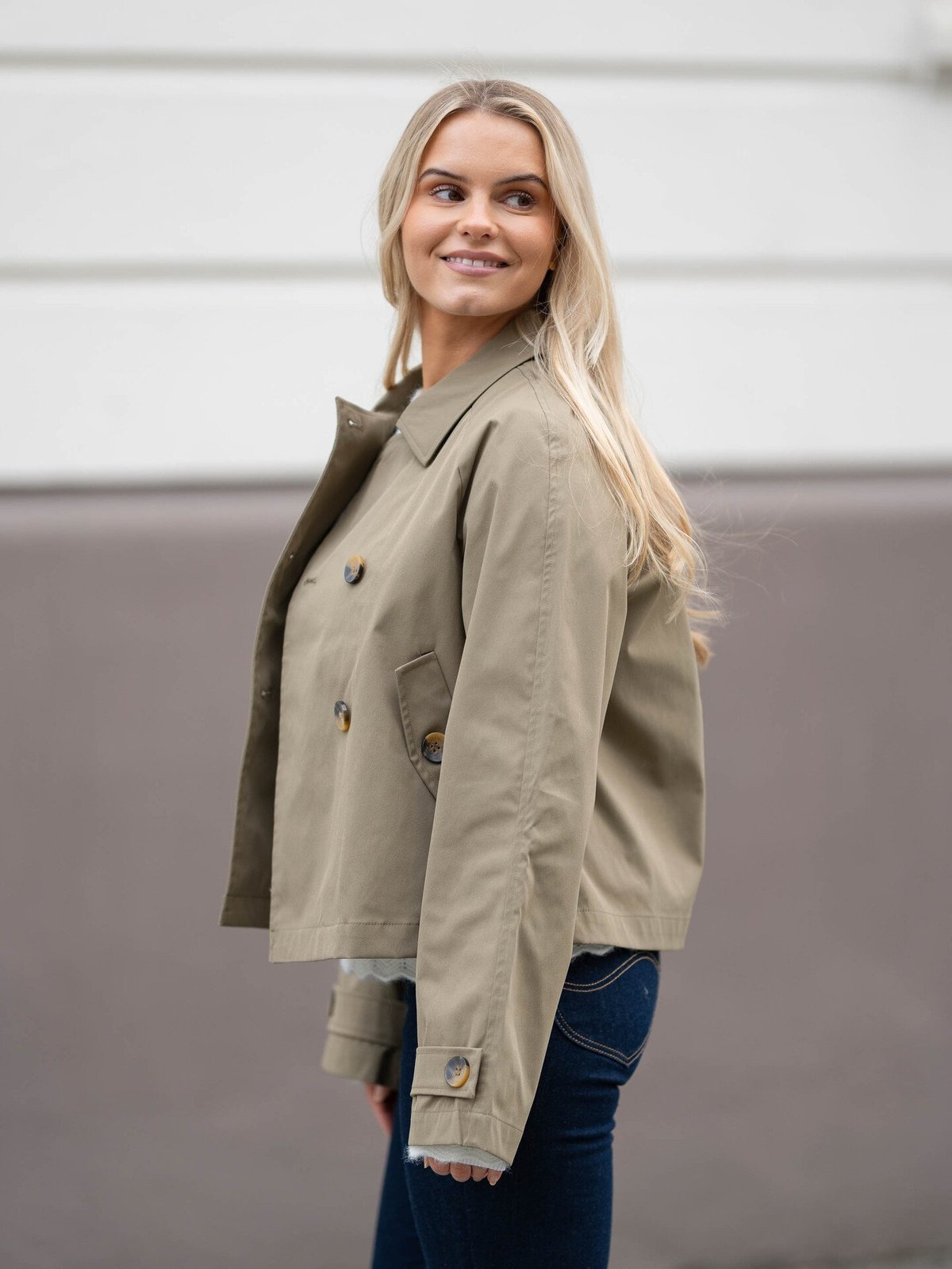 Only April Short Trenchcoat Aloe