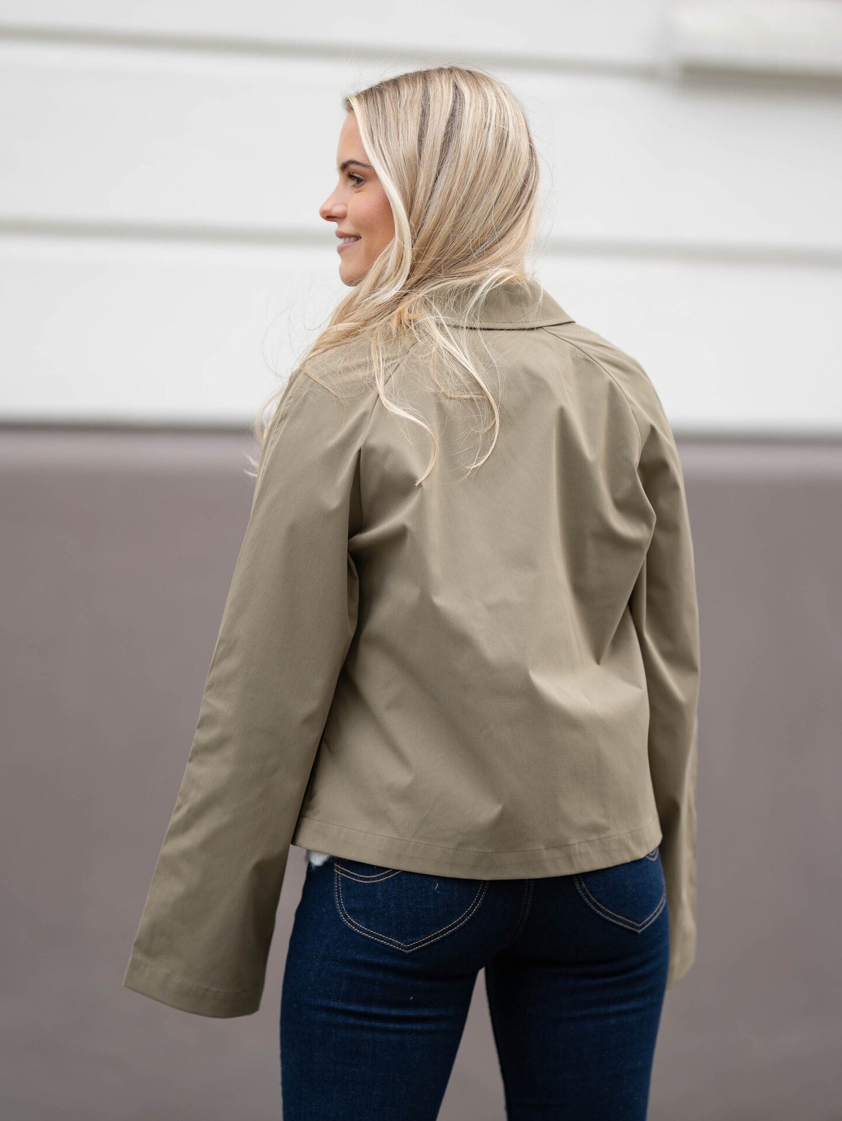 Only April Short Trenchcoat Aloe