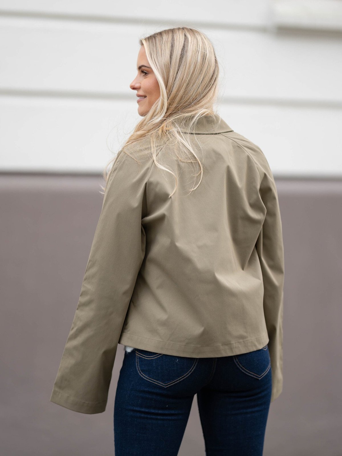 Only April Short Trenchcoat Aloe