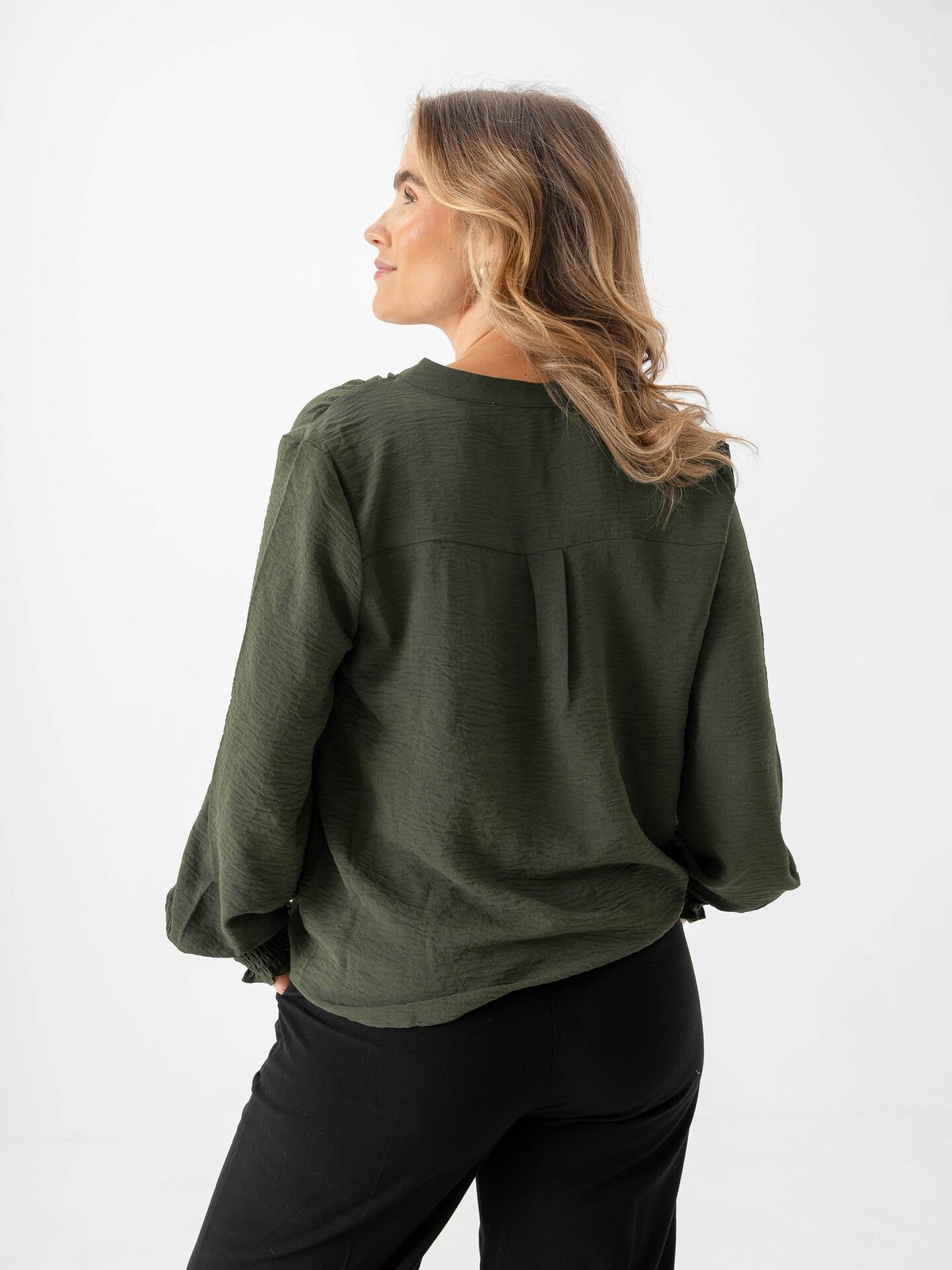 Only Mette V-Neck Long Sleeve Smock Top Duffel Bag