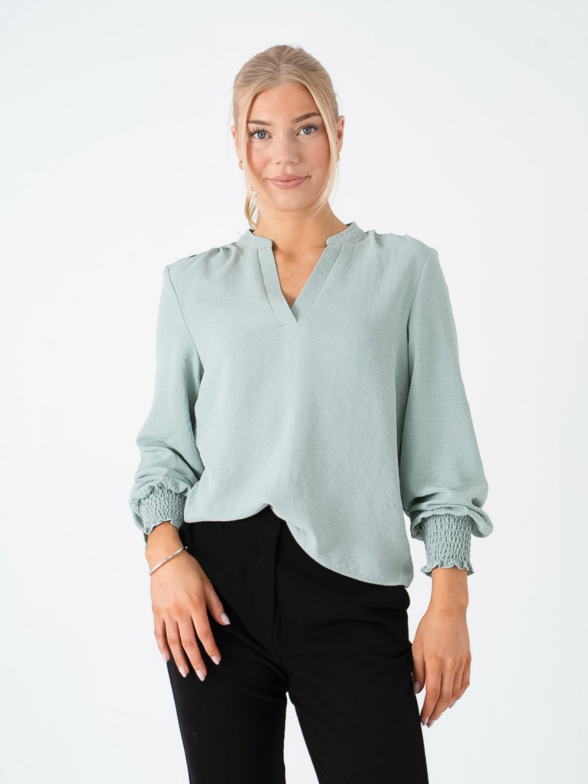 Only Mette V-Neck Long Sleeve Smock Top Jadeite