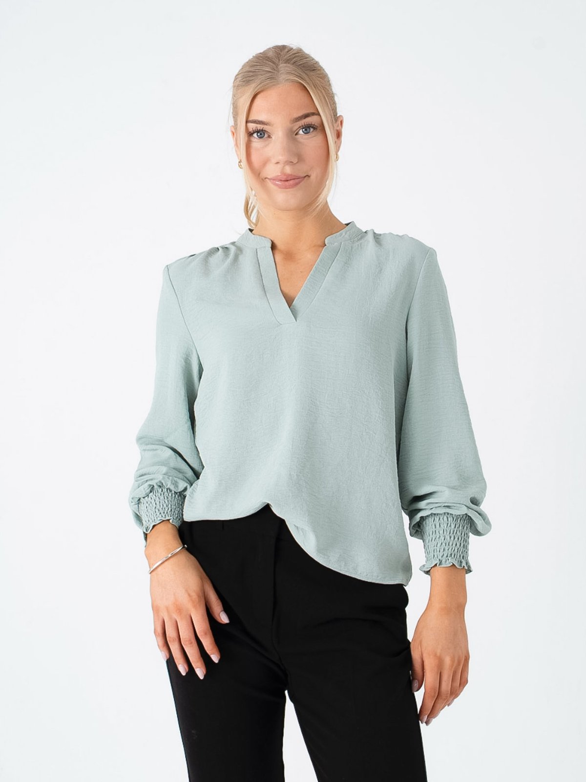 Only Mette V-Neck Long Sleeve Smock Top Jadeite