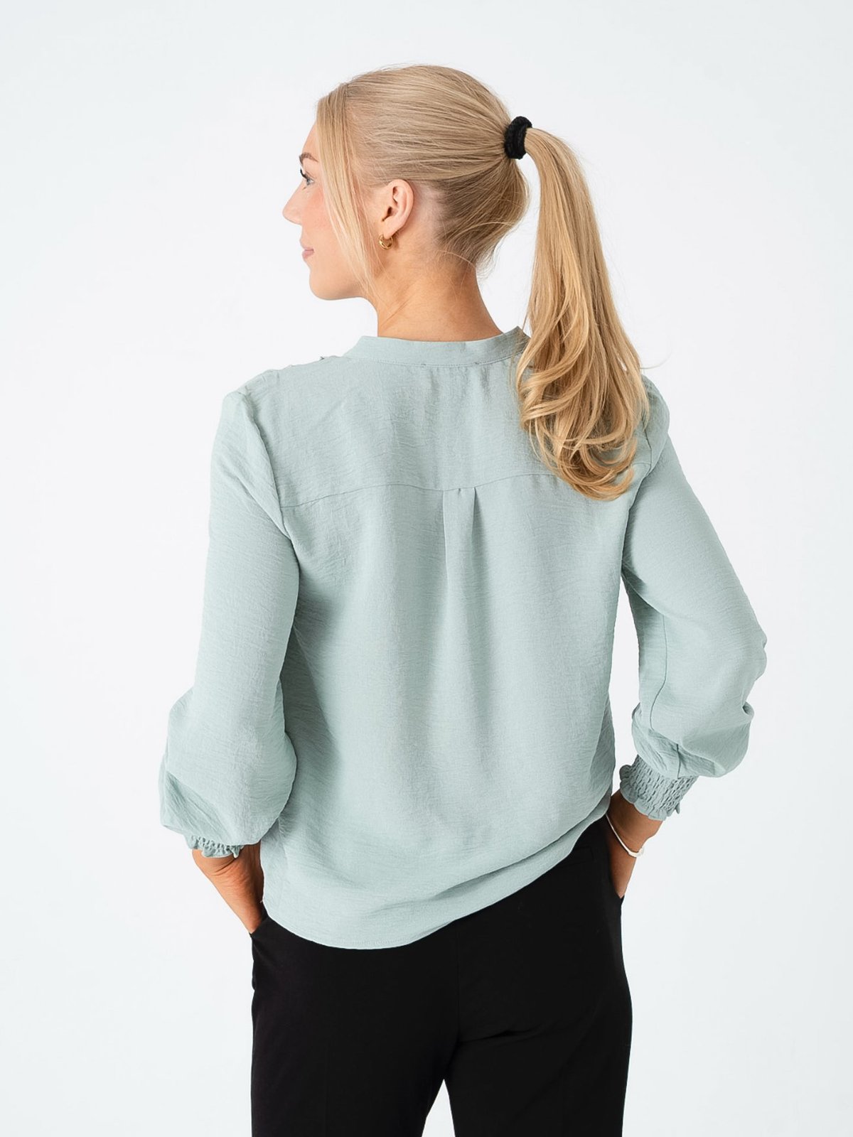 Only Mette V-Neck Long Sleeve Smock Top Jadeite