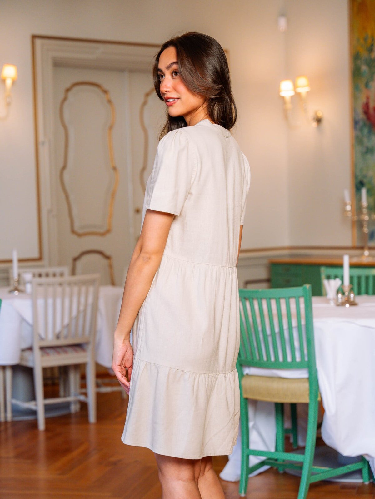 Only Tiri-Caro Short Sleeve V-Neck Lin Dress Pumice Stone