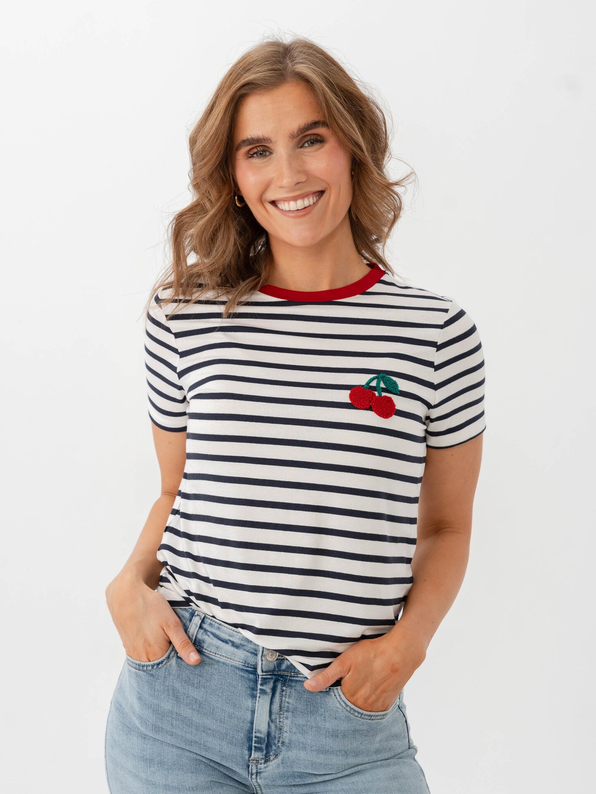 Only Heart Short Sleeve Tee Cloud Dancer Night Sky / Red Cherry