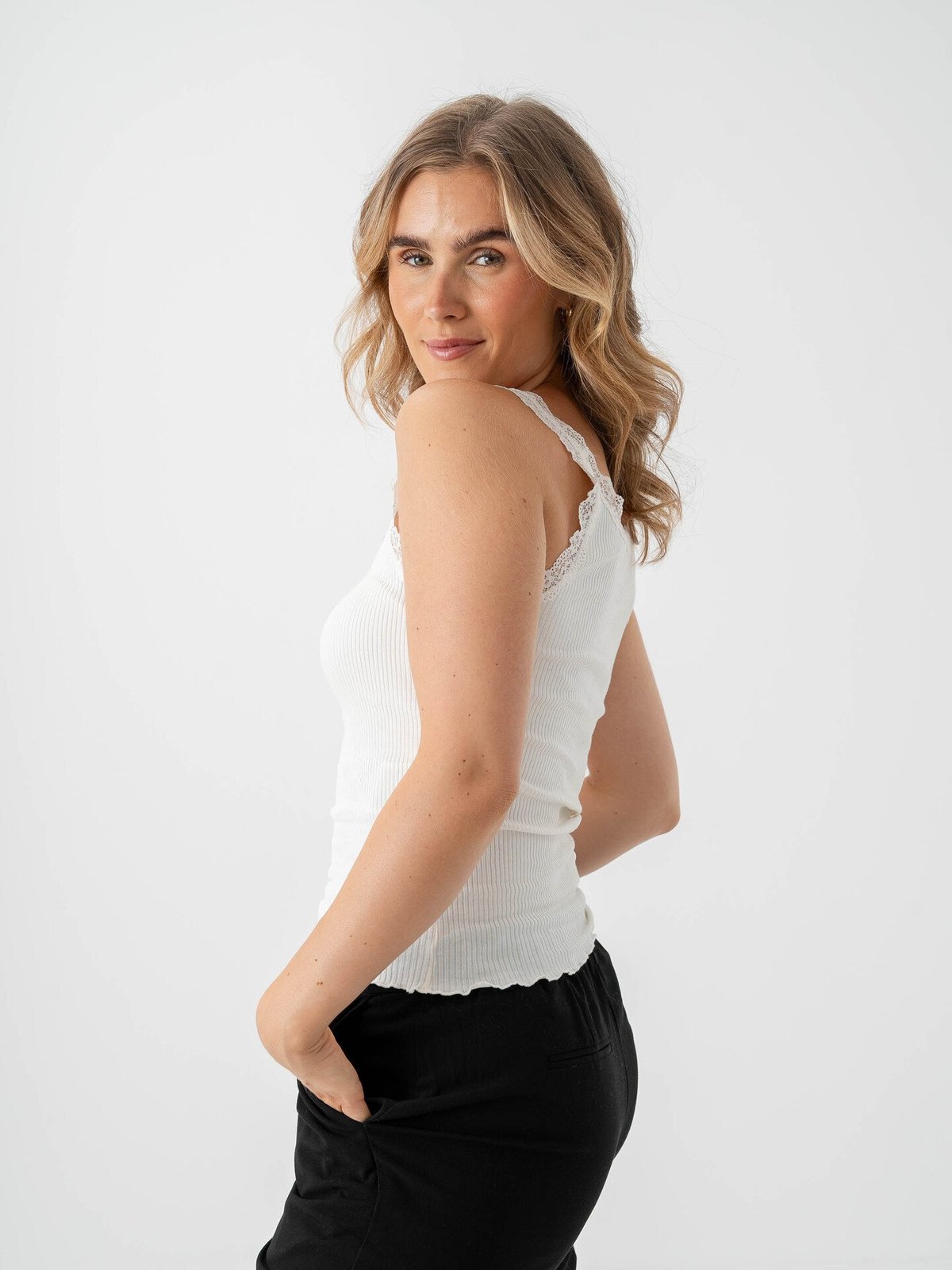 Only Sara Sharai Lace Tank Top Cloud Dancer