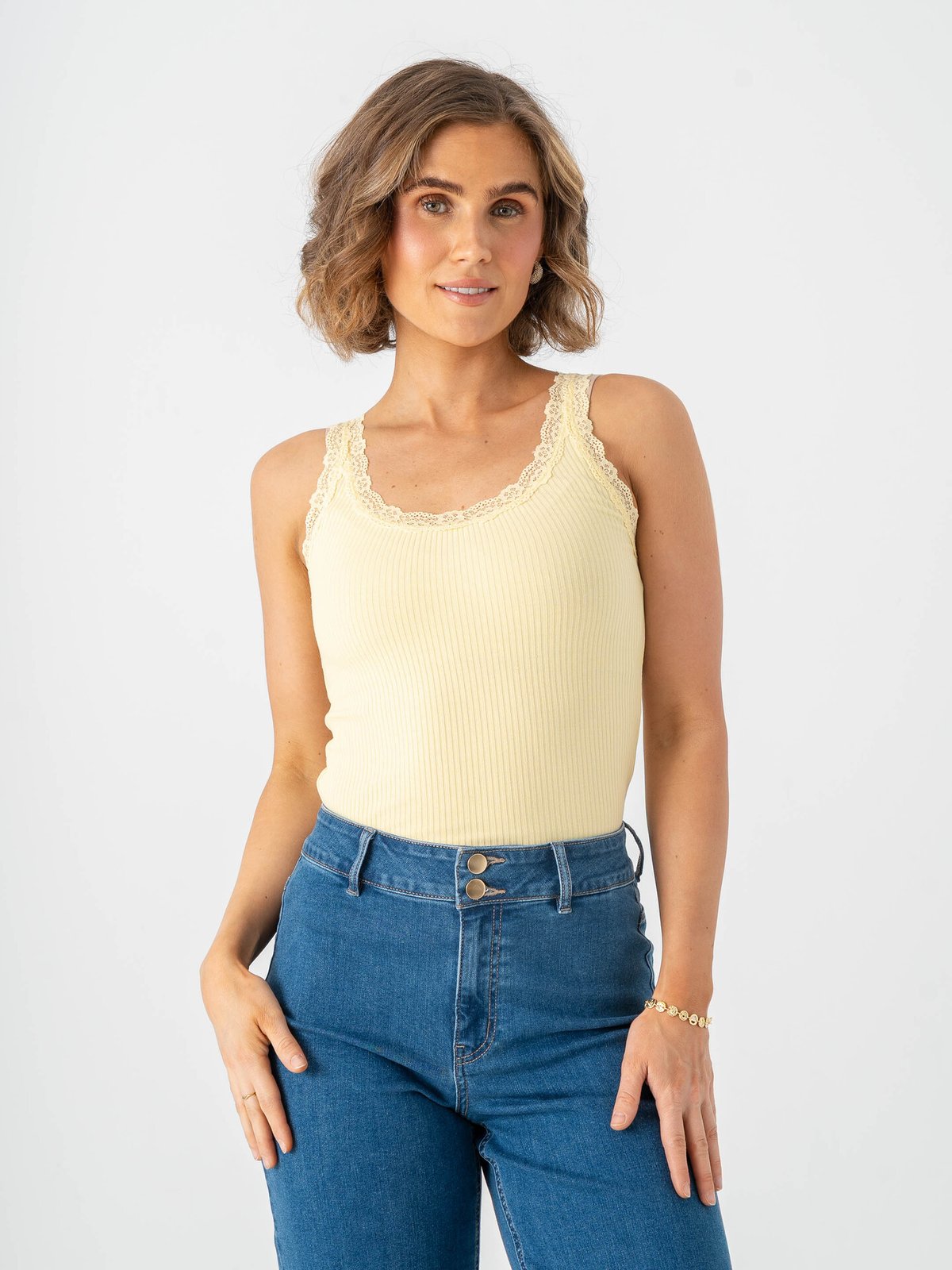 Only Sara Sharai Lace Tank Top Double Cream
