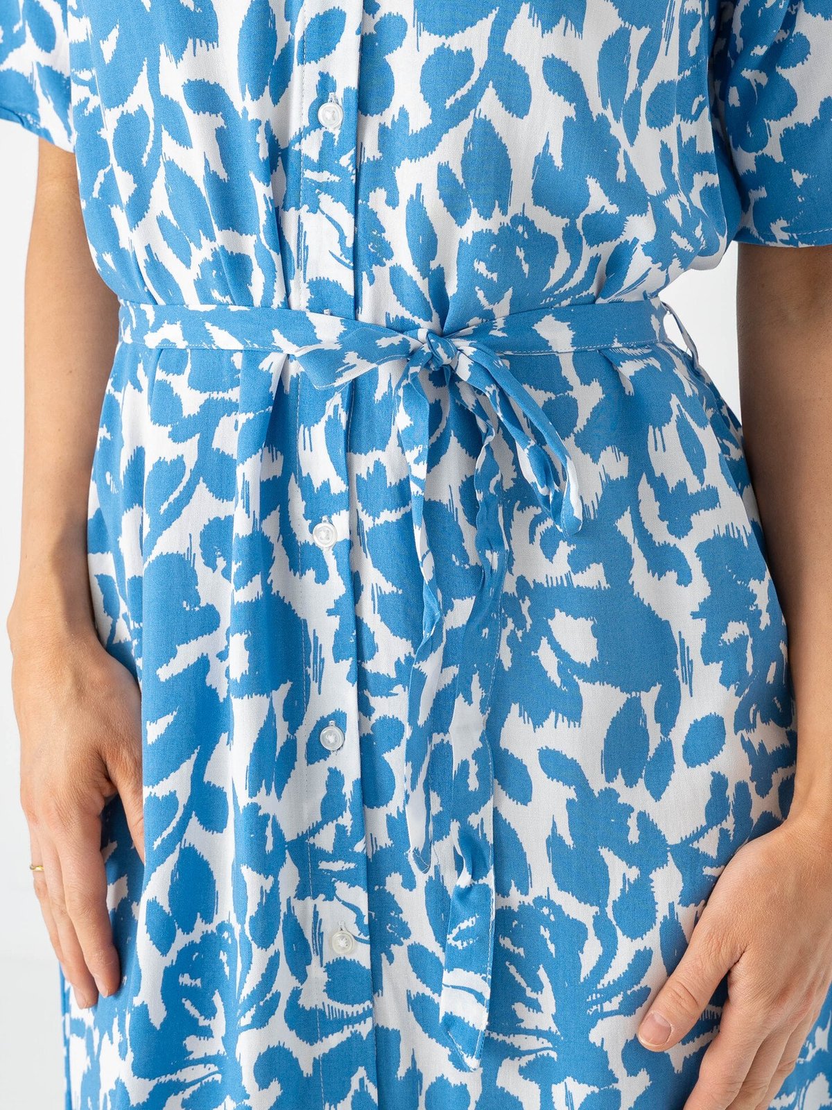 Only Yasmin Short Sleeve Shirt Dress Cloud Dancer / Tania Flower / Nebulas Blue