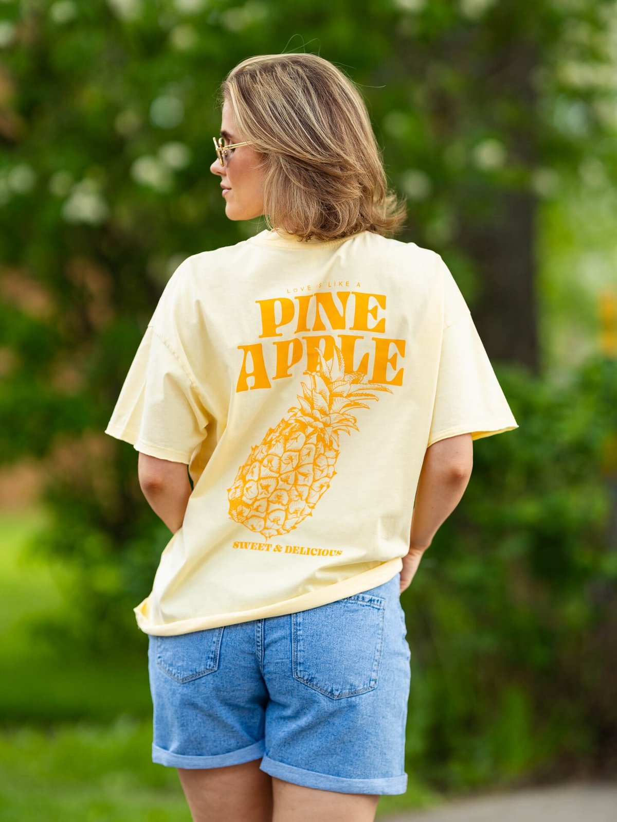 Only Kinna Short Sleeve Oversize Top Sunlight Pineapple tropical jungle