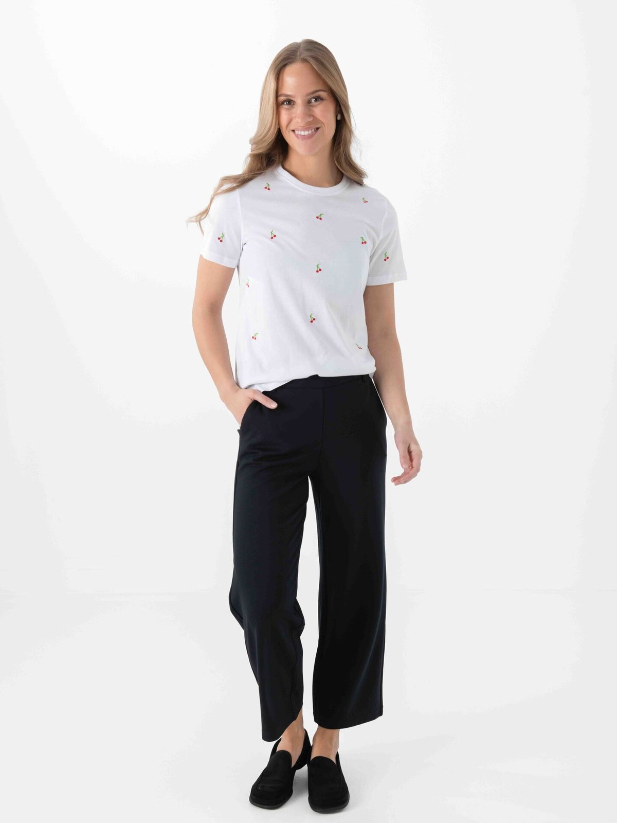 Only Poptrash Life Mid Waist Straight Culotte Pant Black