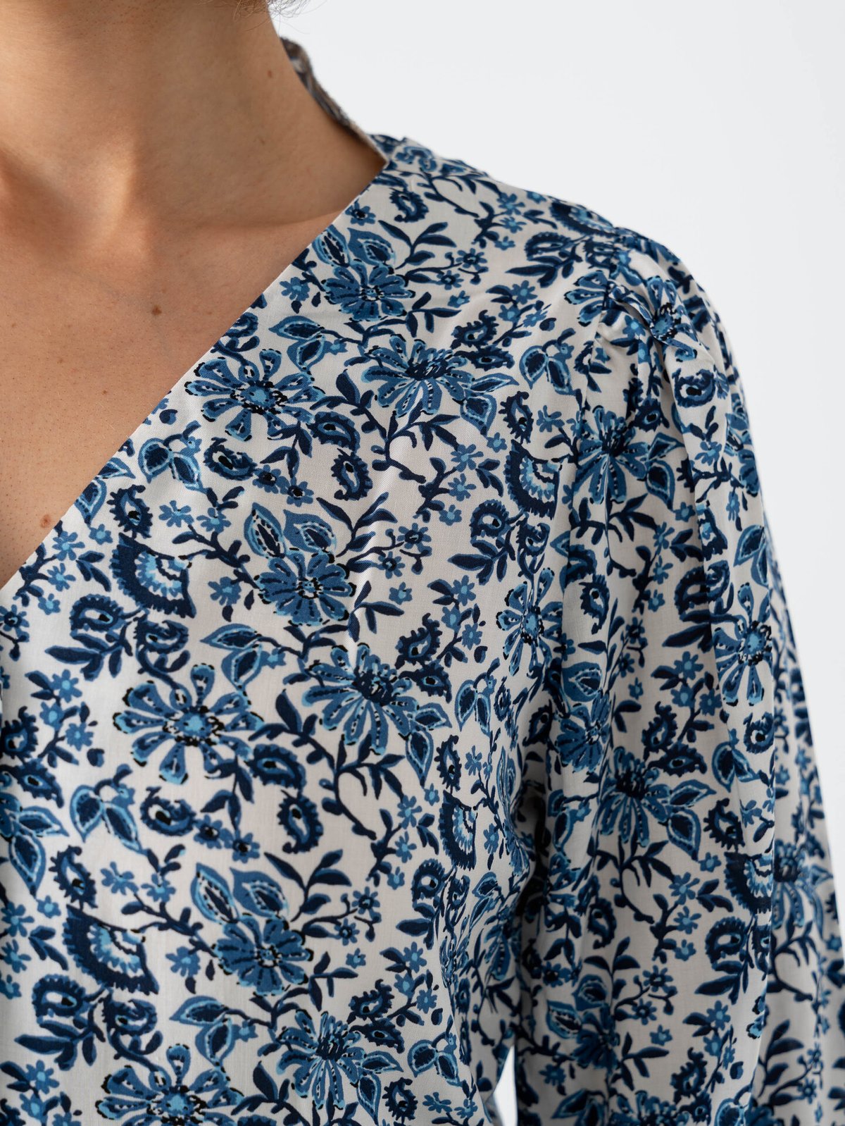 Only Levida Long Sleeve Short Dress Coronet Blue Jadie Flower