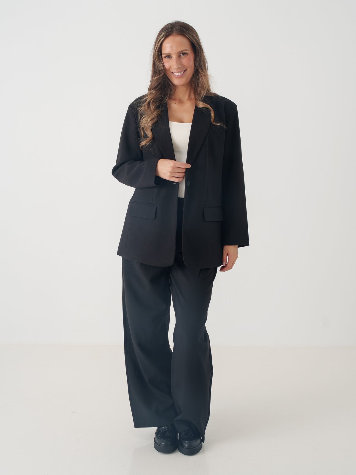 Only Linda Raven Long Sleeve BF Blazer Black