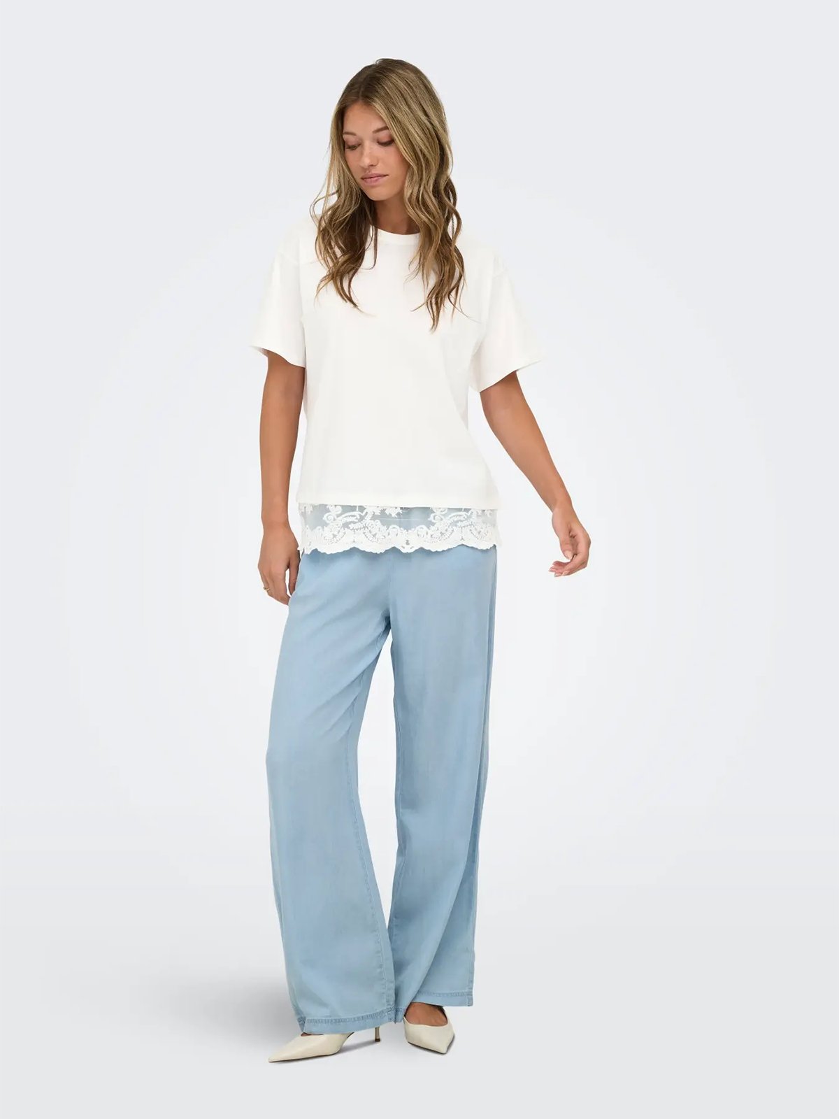 Only Vivvi Short Sleeve Lace Bottom Cloud Dancer