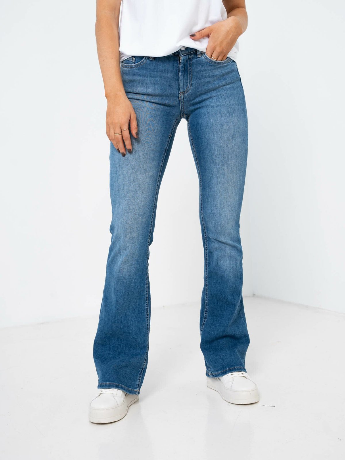 Only Blush Mid Flared Denim Medium Blue Denim