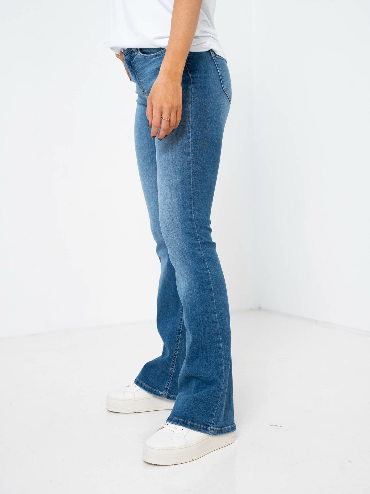 Only Blush Mid Flared Denim Medium Blue Denim