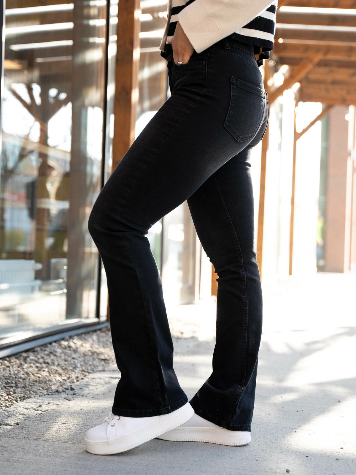 Only Blush Mid Flared Denim Washed Black