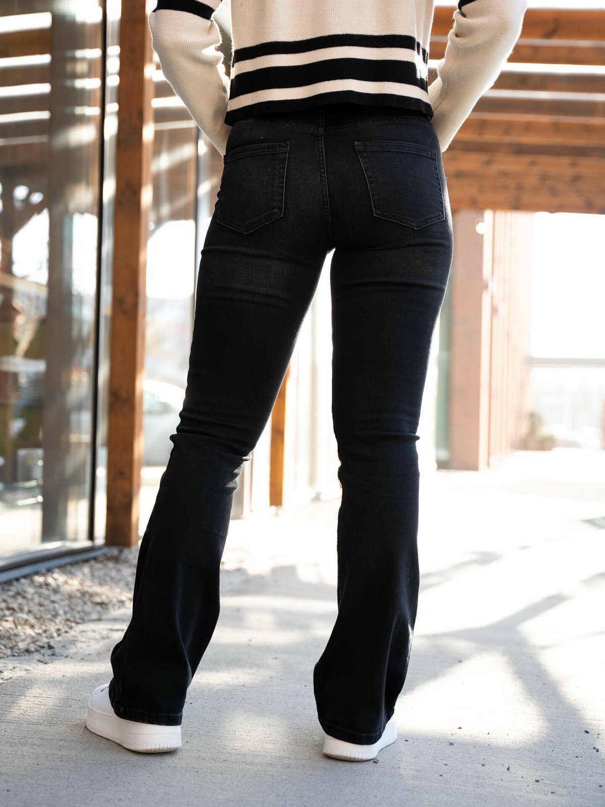 Only Blush Mid Flared Denim Washed Black