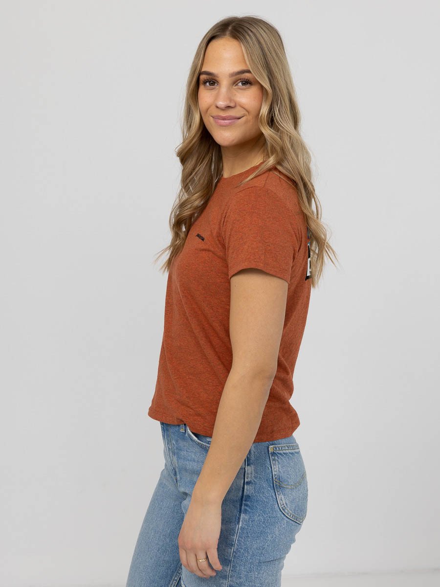 Patagonia Women’s P-6 Logo Responsibili-Tee Quartz Coral