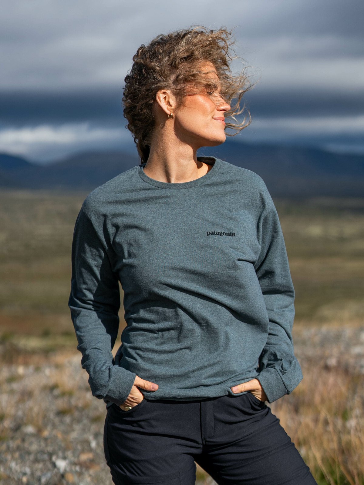 Patagonia Long Sleeve P-6 Logo Responsibili-T Nouveau Green