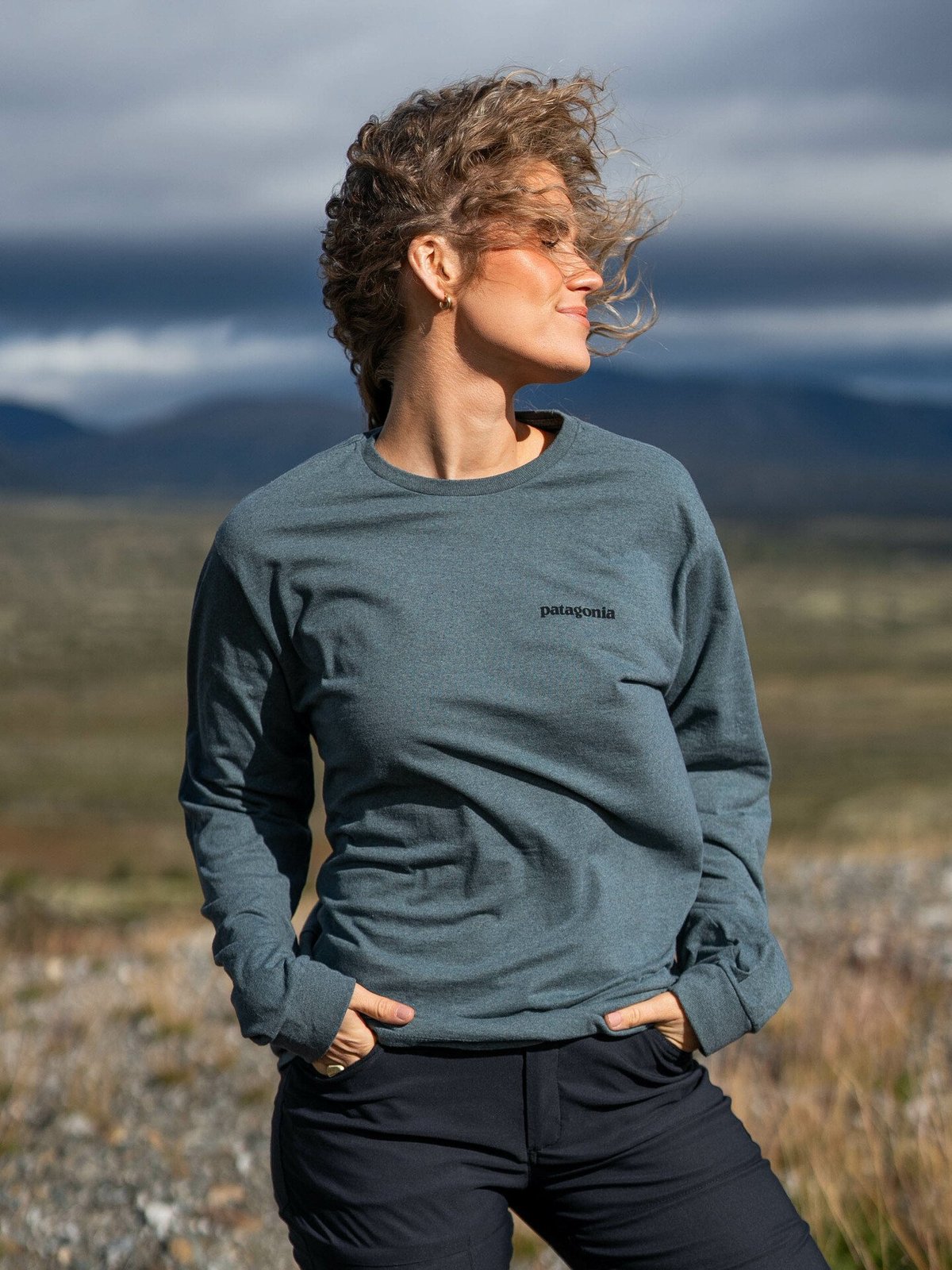 Patagonia Long Sleeve P-6 Logo Responsibili-T Nouveau Green