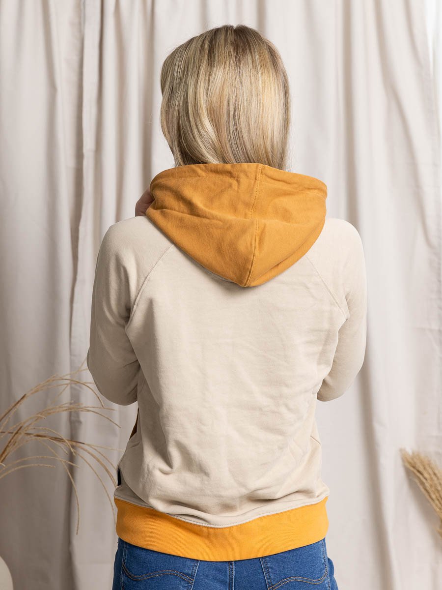 Patagonia Women’s P-6 Label Organic Hoody Oar Tan