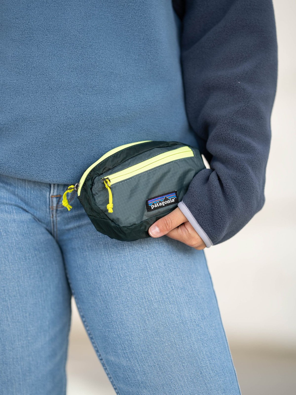 Patagonia Ultralight Black Hole Mini Hip Nouveau Green